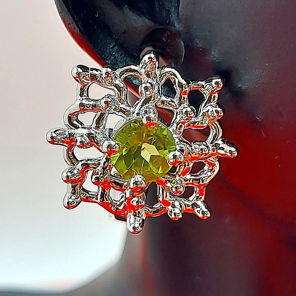 Natural Peridot 925‎ Sterling Silver Earrings - Picture 2 of 6